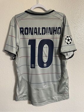 Vintage Barcelona 2004/2005 Ronaldinho third UCL soccer jersey